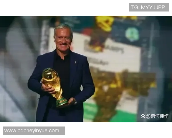 足球明星大摆件图片欣赏与收藏指南，带你领略球场传奇的魅力与风采