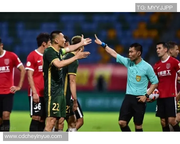 中国足球再遭网友调侃球迷幽默评论引发热议与共鸣